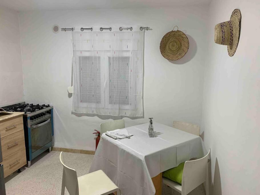 Appartement 5 Lits Climatise Salon 2Chambres Cuisine Equipee Sdb Staoueli Екстериор снимка